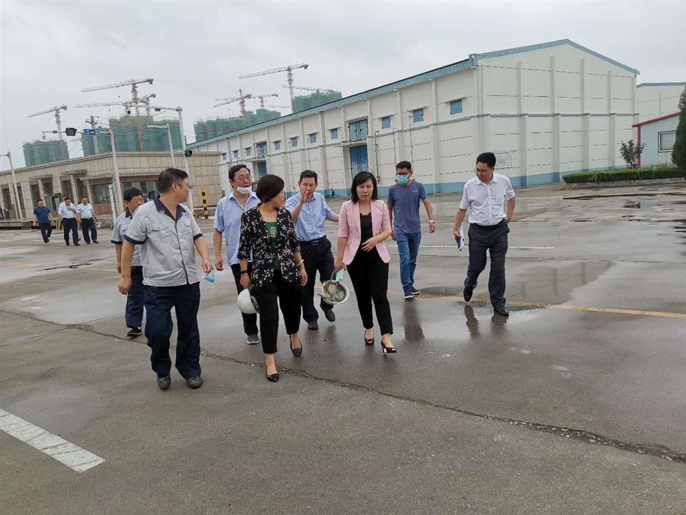 省发改委总经济师张中英到第三粮库查抄夏粮收买环境